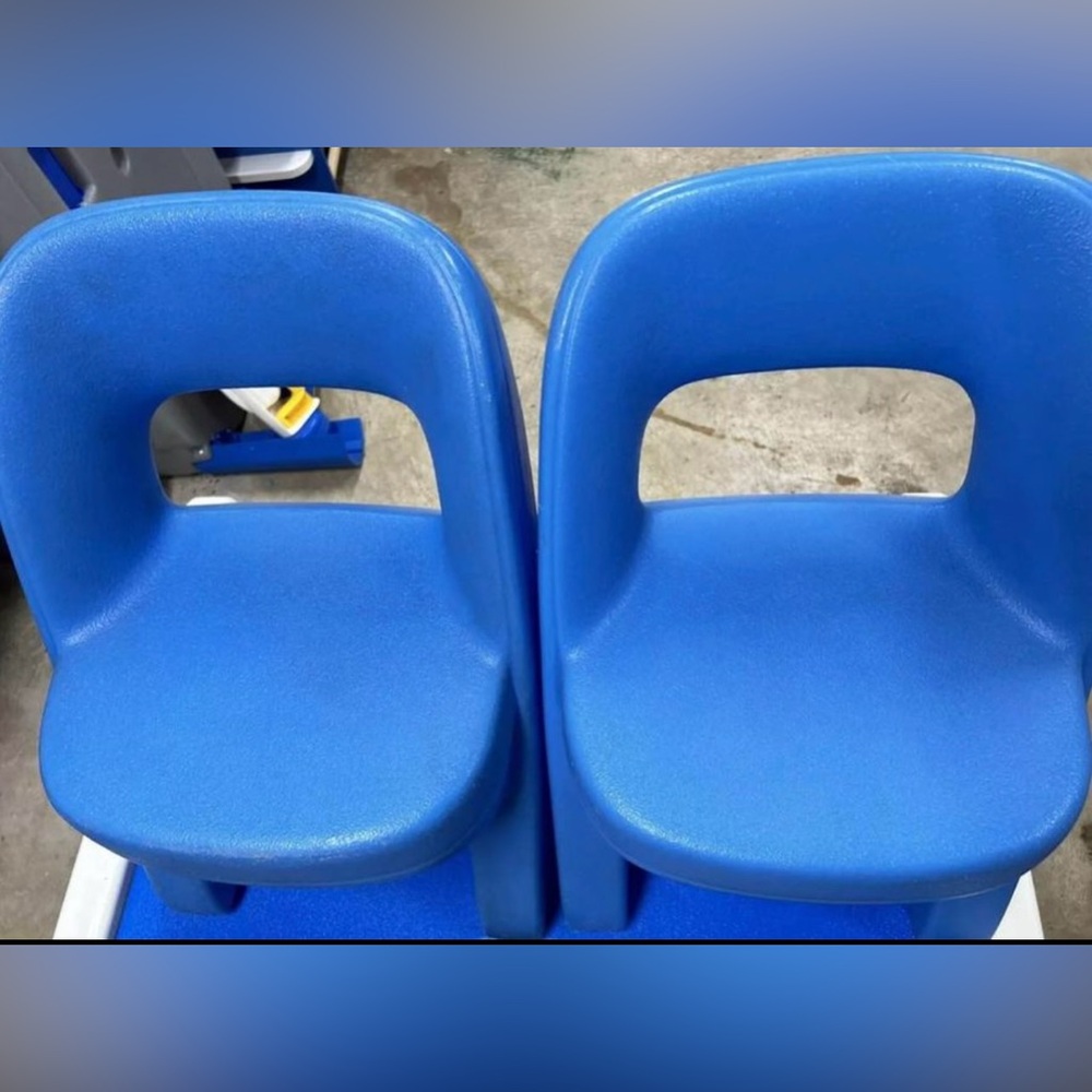 Step2 Blue Criss Cross Child Plastic Chunky Chairs Table Kids EUC